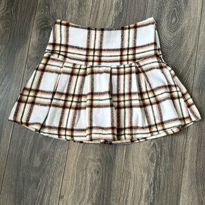 Size Small Women’s Pleated Plaid Mini Skirt • School Girl Chic!